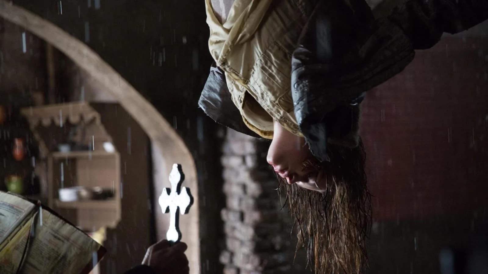 Crucifixion - Il male è stato invocato
